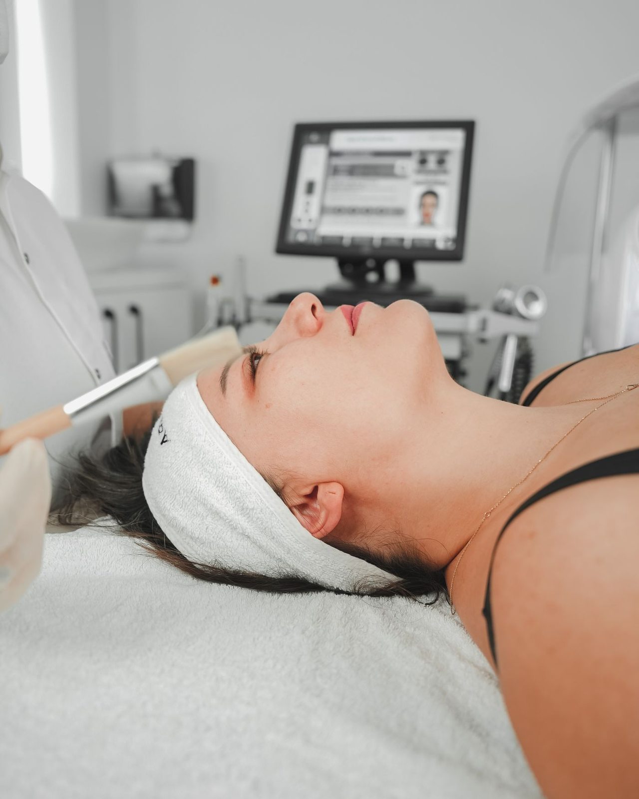 Laser Genesis in Mississauga, step 3: treatment
