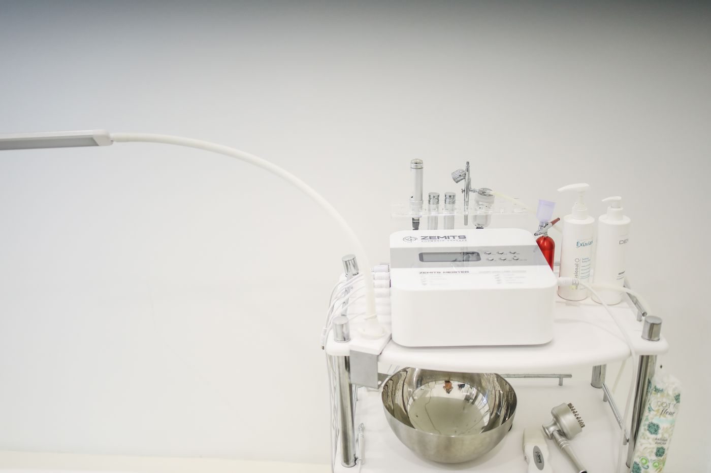 Bela MD HydraFacial in Mississauga, step 1: skin check